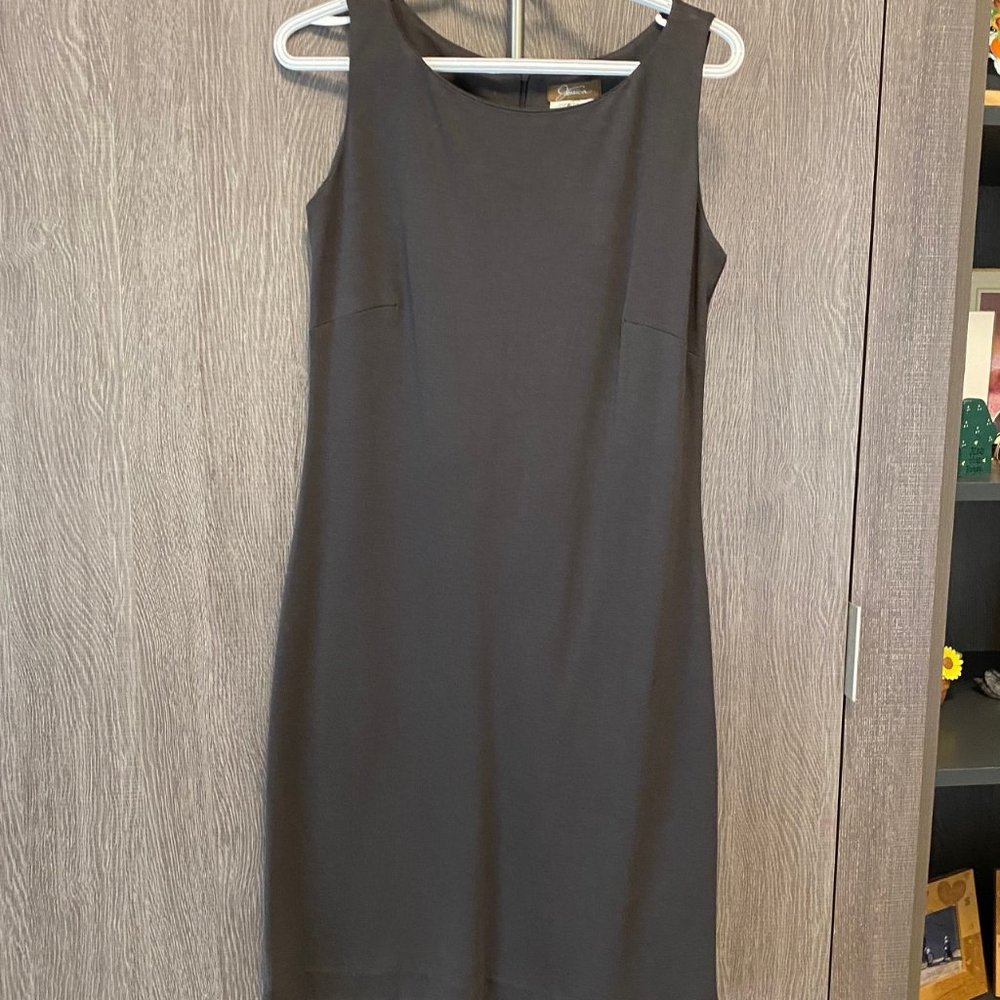 Sleeveless dress